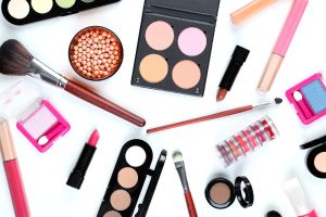 Capricho Beauty Supply. Your Essential Beauty Guide: The Products You Should Have in Your Dresser. Don't get carried away by trends, instead listen to your skin and give it what it needs.