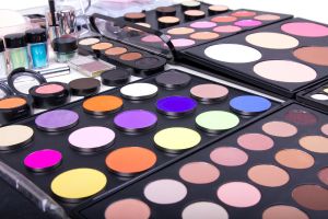 Capricho Beauty Supply.  The Art of Makeup: Tips and Products for a Professional Look.  Makeup is an art form that allows you to express your creativity and enhance your natural beauty. 