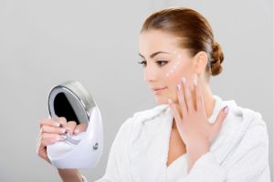 Capricho Beauty Supply. The Science Behind Facial Creams: How Experts Choose Them. Remember to consult with professionals or dermatologists for personalized recommendations to achieve the best results for your skin.