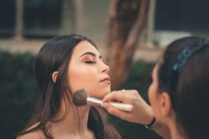 Capricho Beauty Supply. Lasting Makeup: The Secrets to a Fresh Look All Day. Every makeup enthusiast knows the struggle: you create a perfect makeup look in the morning, only to find it smudged or faded by afternoon.