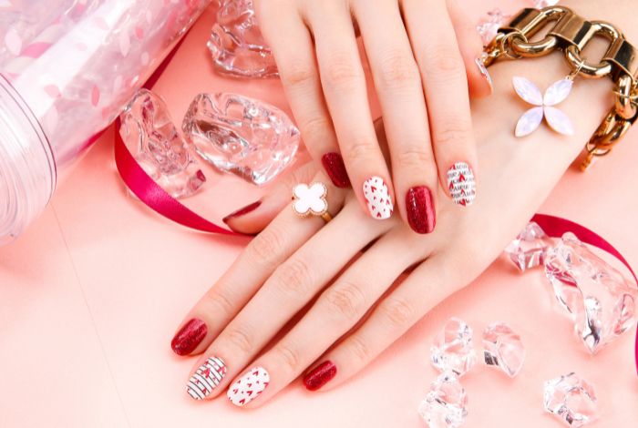 Discover the latest trends in creative nail art for 2024